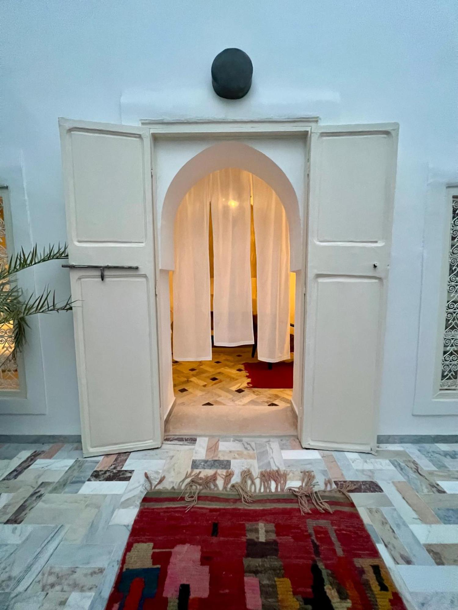 Riad Tizwa Marrakech Bed & Breakfast Marrakesh Exterior photo