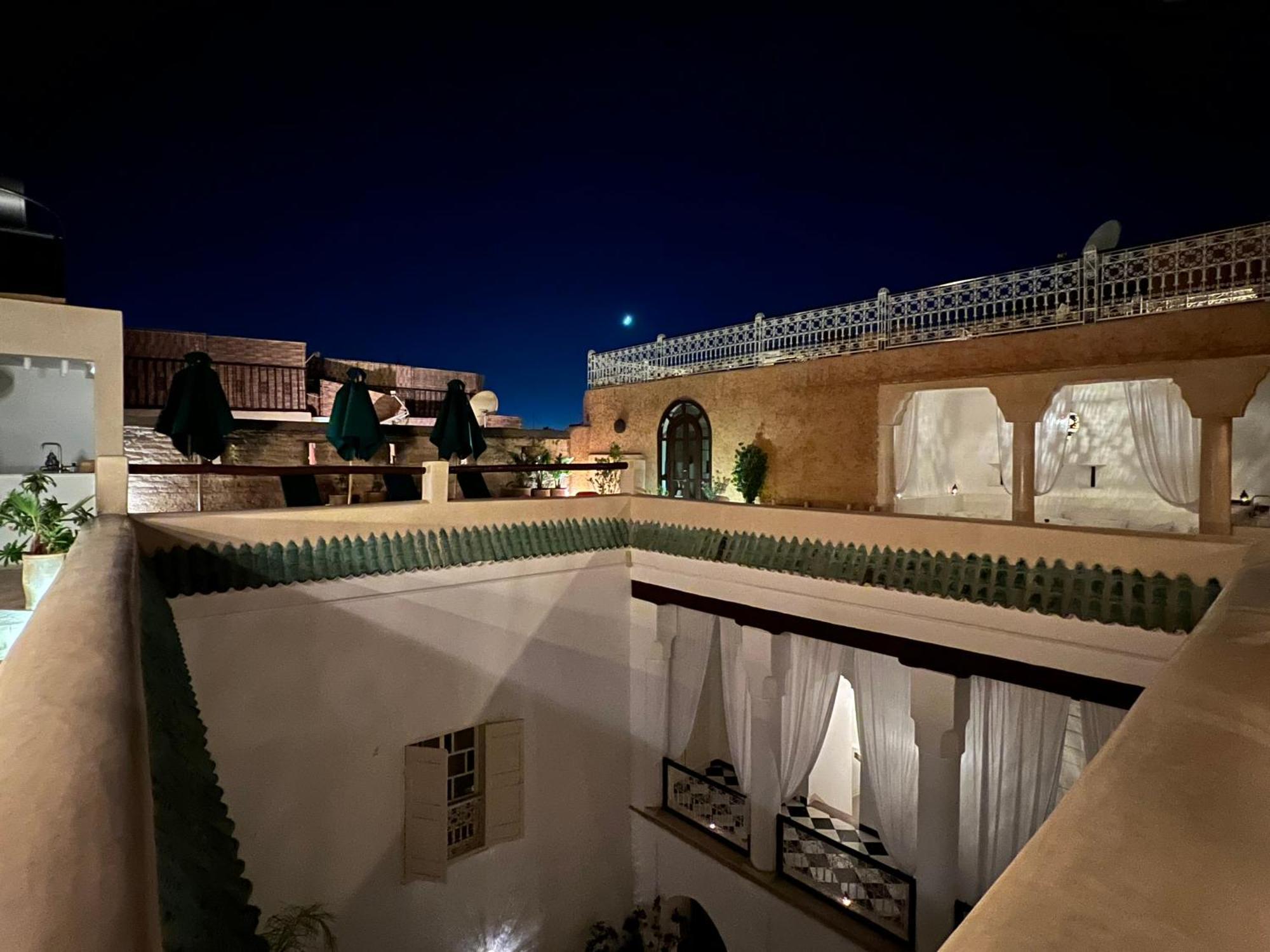 Riad Tizwa Marrakech Bed & Breakfast Marrakesh Exterior photo