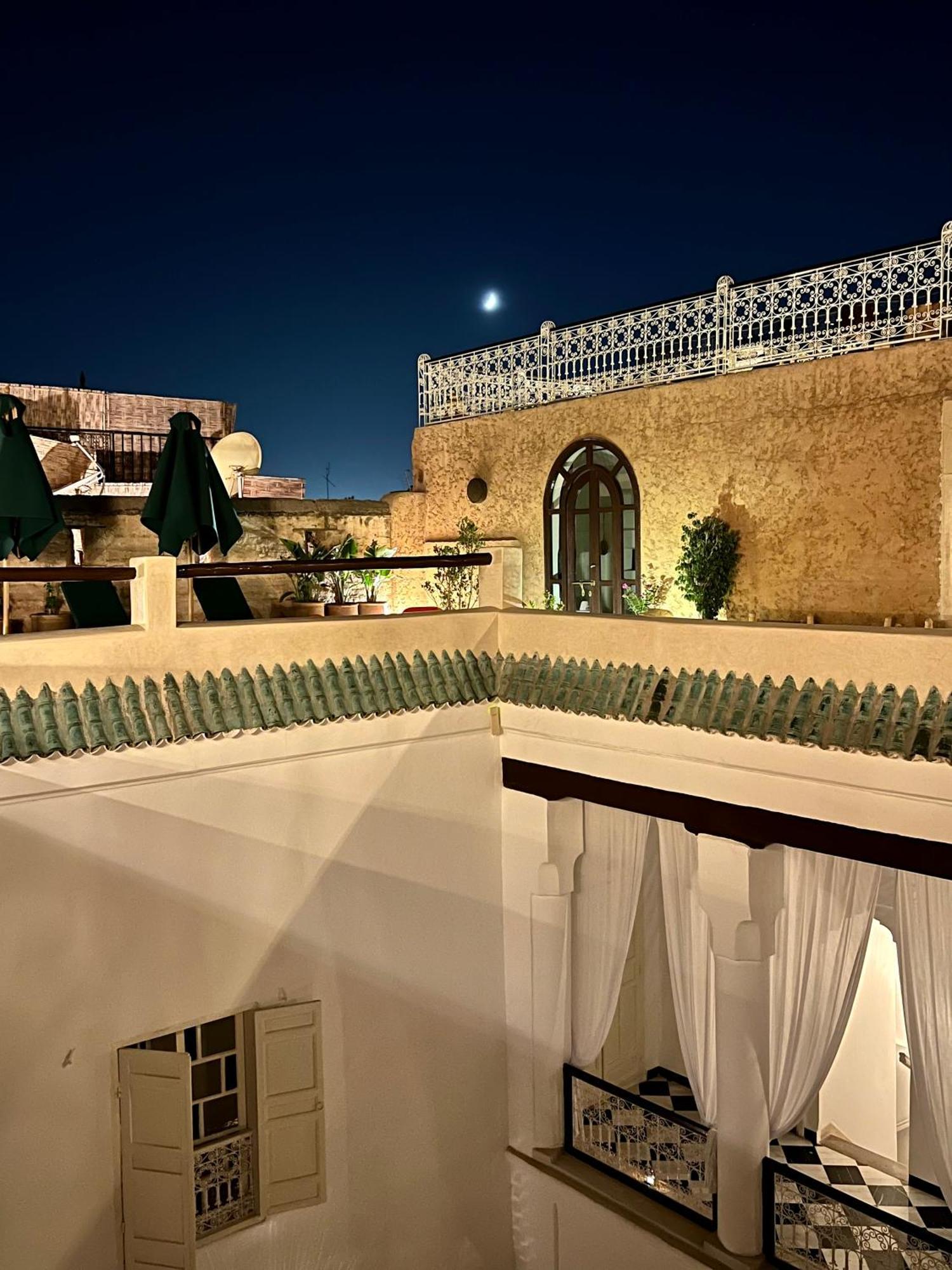 Riad Tizwa Marrakech Bed & Breakfast Marrakesh Exterior photo