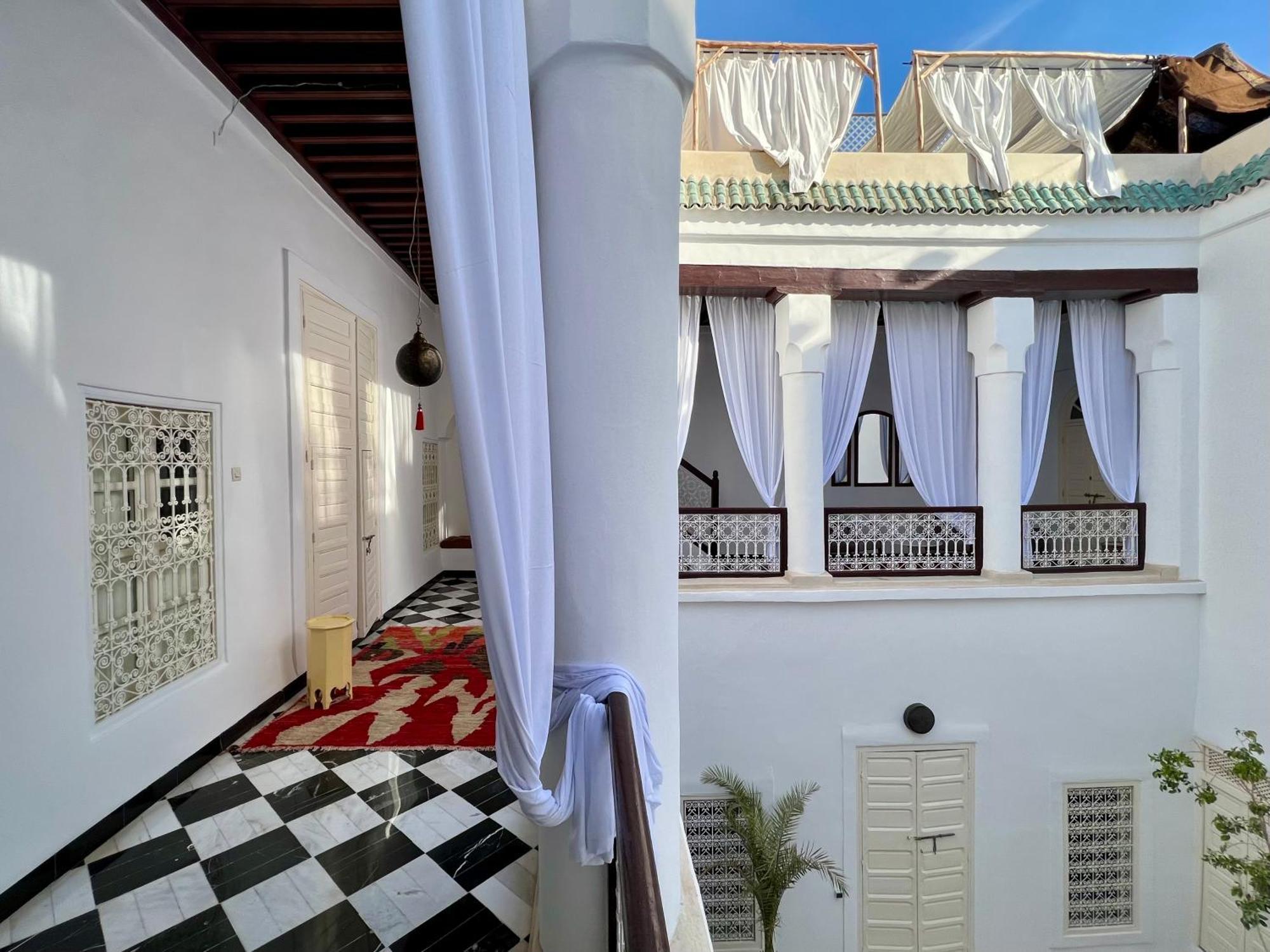 Riad Tizwa Marrakech Bed & Breakfast Marrakesh Exterior photo