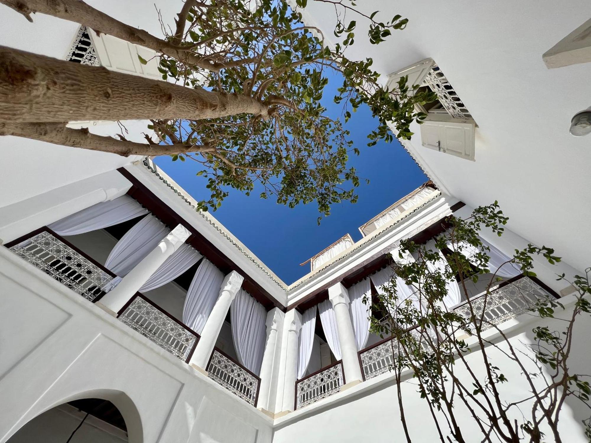 Riad Tizwa Marrakech Bed & Breakfast Marrakesh Exterior photo