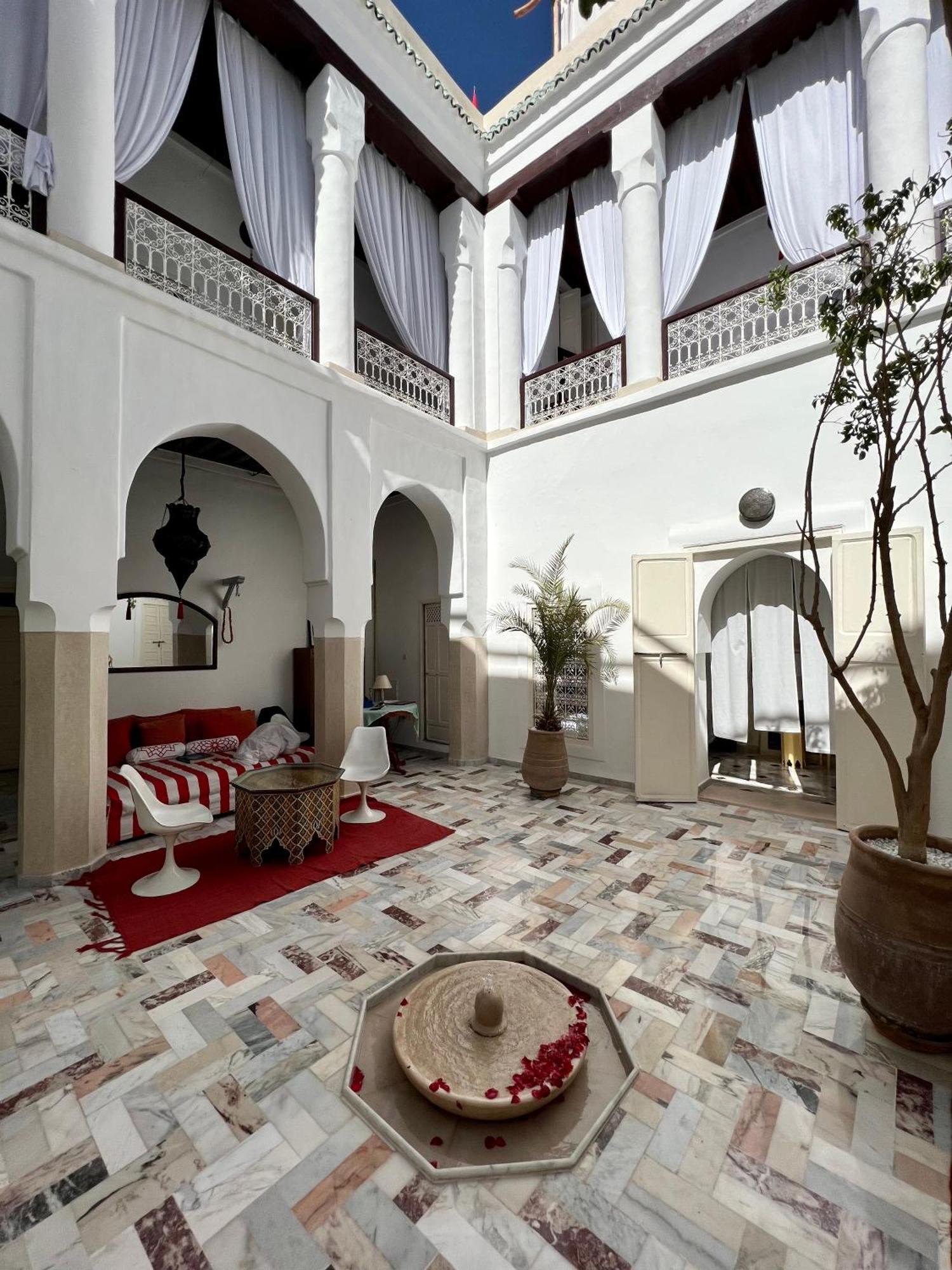 Riad Tizwa Marrakech Bed & Breakfast Marrakesh Exterior photo