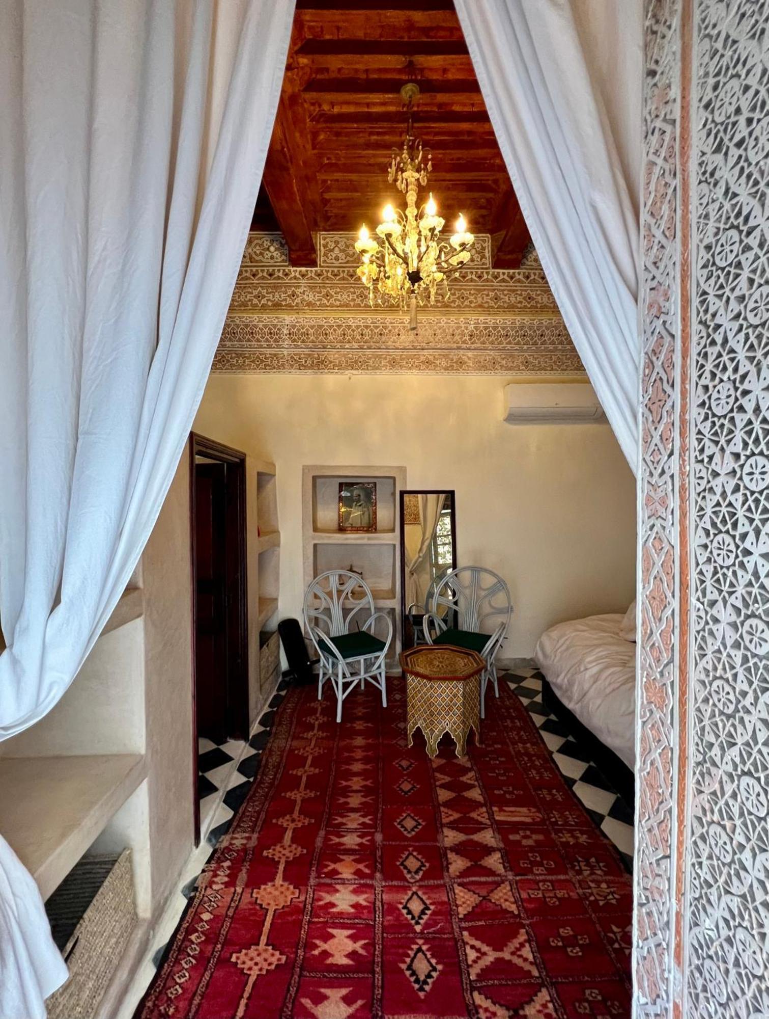 Riad Tizwa Marrakech Bed & Breakfast Marrakesh Exterior photo