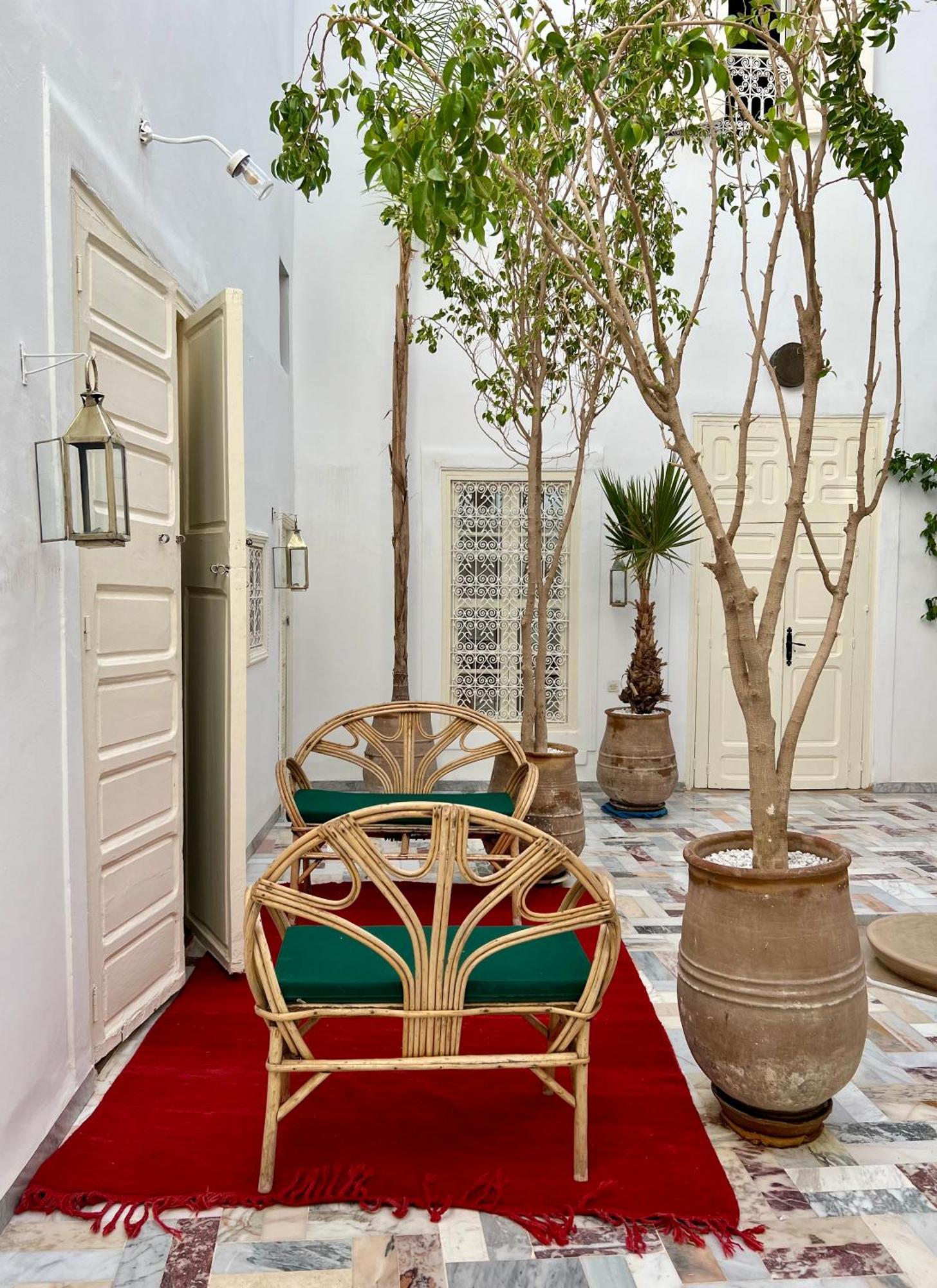 Riad Tizwa Marrakech Bed & Breakfast Marrakesh Exterior photo