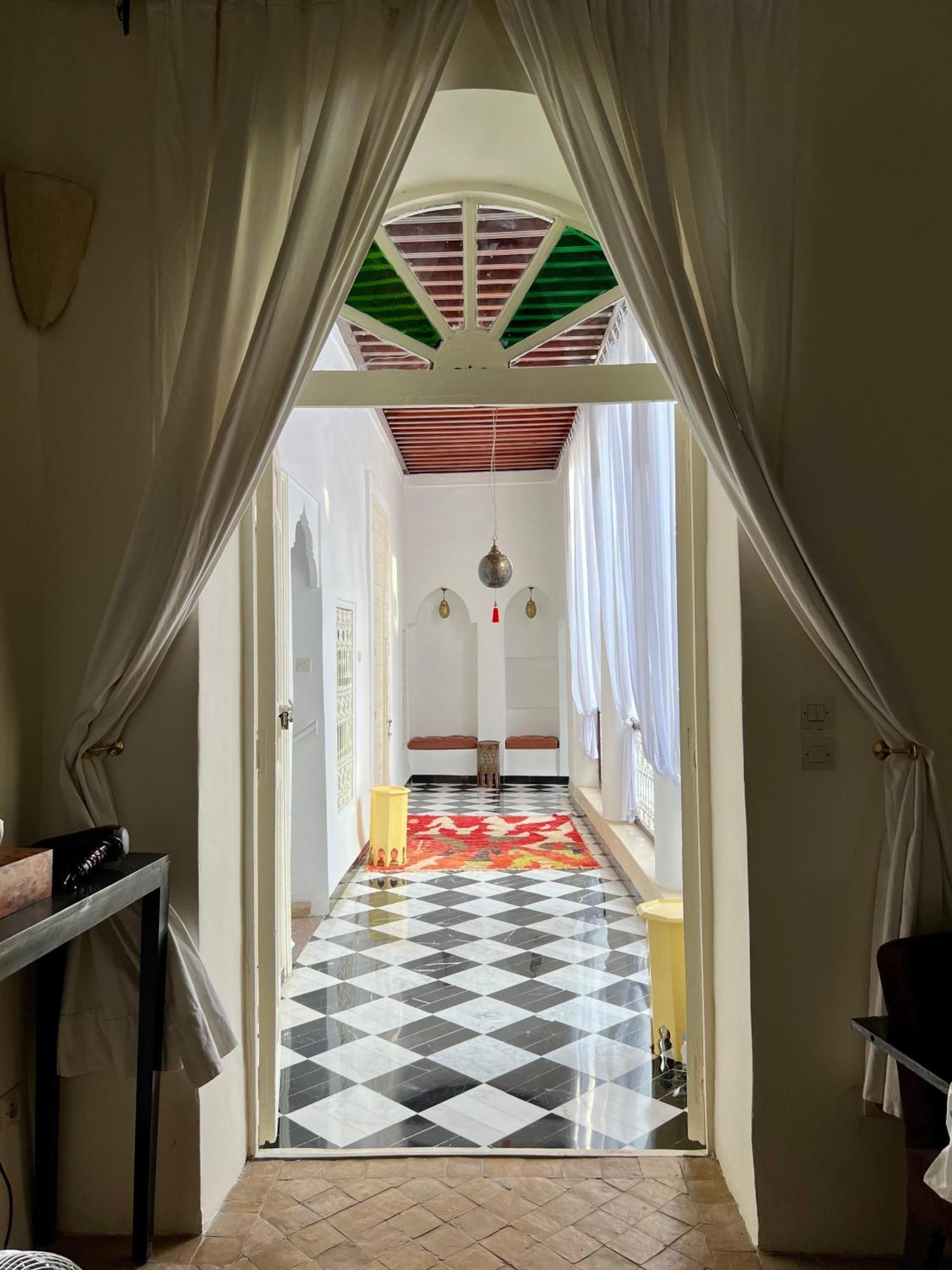 Riad Tizwa Marrakech Bed & Breakfast Marrakesh Exterior photo